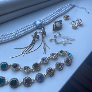 Vintage vibes; jewelry pack